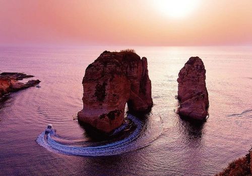 黎巴嫩著名景点--鸽子岩