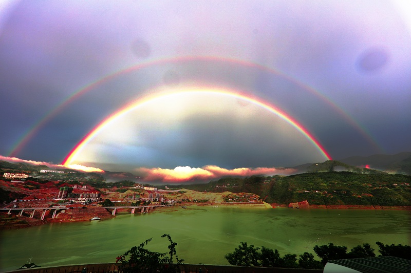 图4：重庆巫山高峡平湖常现双彩虹奇观  唐探峰摄