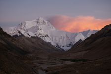 秋日在西藏加乌拉山口附近看珠穆朗玛峰