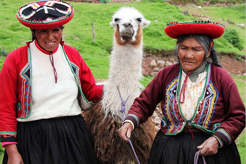 秘鲁乌鲁族妇女
