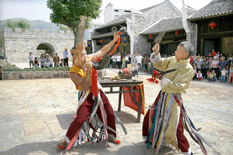 图7：巫山大昌古镇巫文化中的民间巫戏表演   唐探峰摄