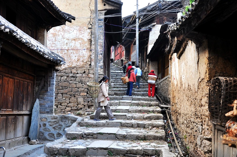 史古镇古老的楼梯街（1）。摄影：许文舟（云南省凤庆县工商局）