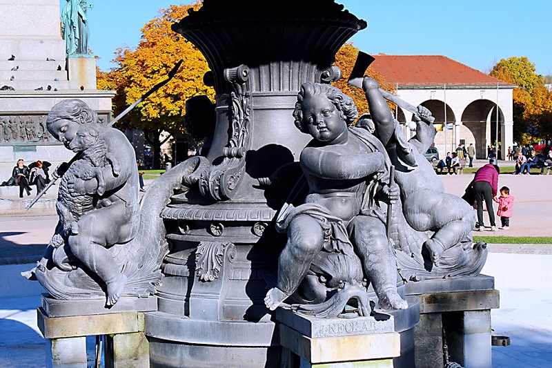 德国斯图加特城市雕塑