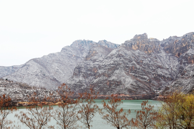 07——2020年11月21日拍摄的甘肃省平凉市崆峒山雪景。