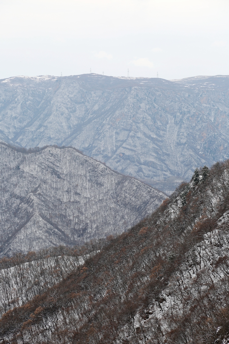 09——2020年11月21日拍摄的甘肃省平凉市崆峒山雪景。
