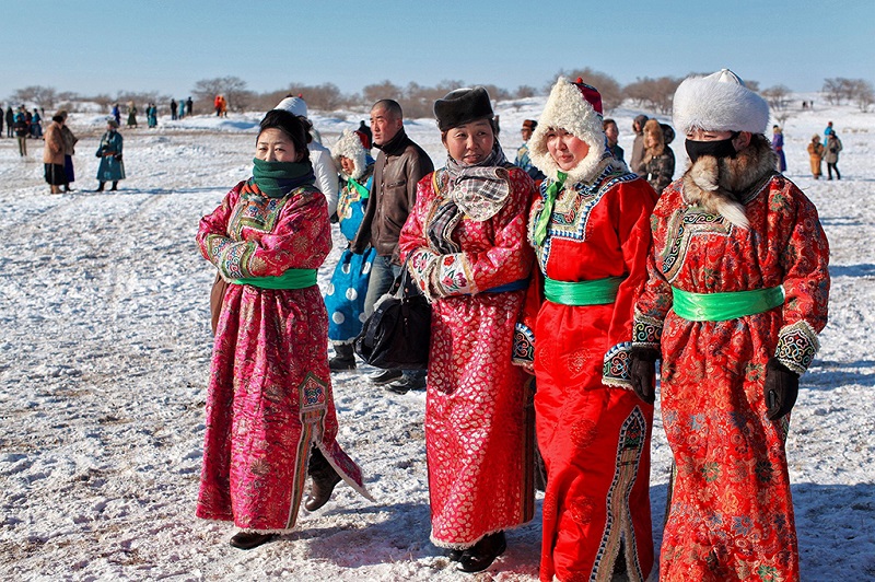 冬日蒙古女人们