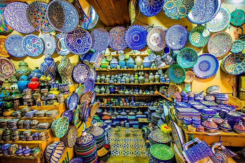 摩洛哥彩色陶瓷（太阳碟和碗）商店