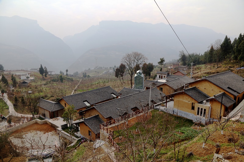 图11：巫山曲尺权发村三峡李院建在李园中   唐探峰摄