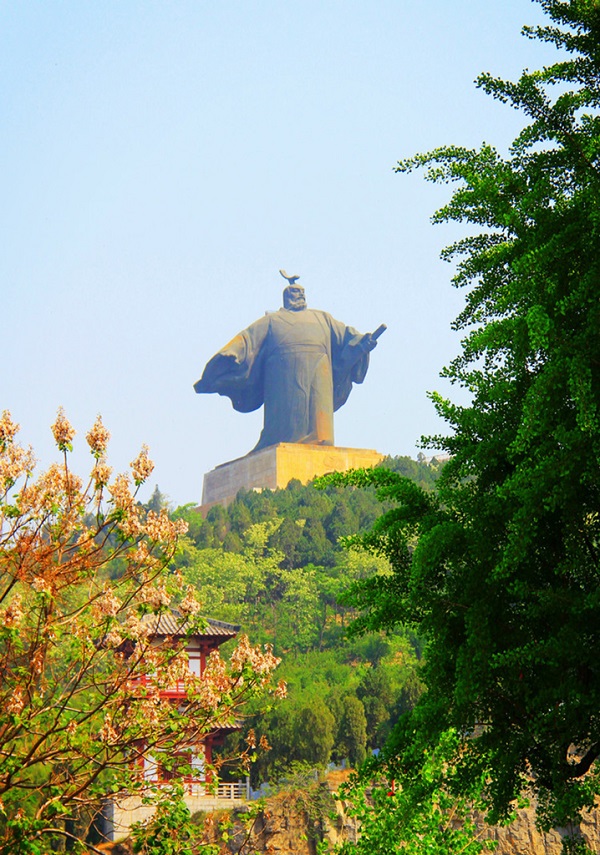 芒砀山刘邦塑像