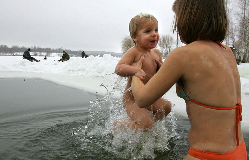 母子冰水浴