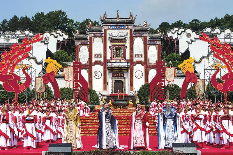 屈原祠前的端午盛典