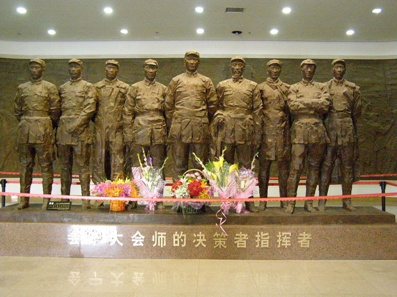 红军长征会宁胜利大会师的决策者、指挥者雕塑