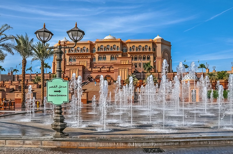 皇宫酒店前的喷泉