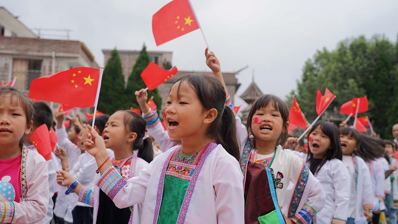 2021年9月30日，贵州省从江县小黄侗寨中心小学师生演唱侗族大歌祝福祖国。 (4)
