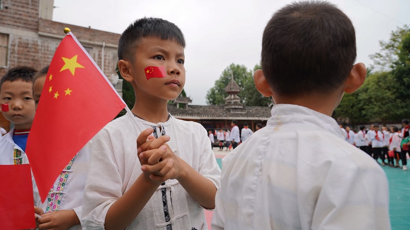2021年9月30日，贵州省从江县小黄侗寨中心小学喜迎国庆活动现场。 (1)