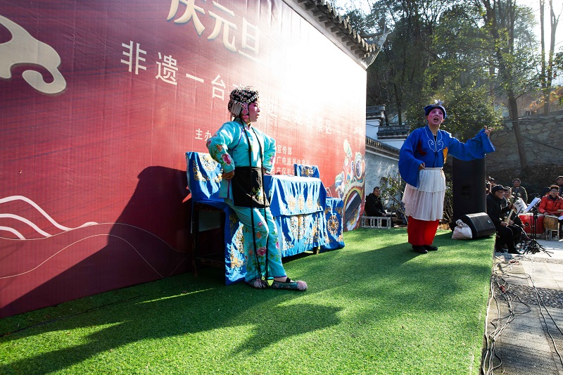 进盘龙谷景区
