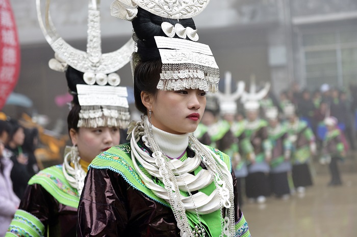 2月6日，月亮山苗族同胞在贵州省黔东南苗族侗族自治州从江县加勉乡党翁村芦笙堂跳芦笙舞。.jpg6