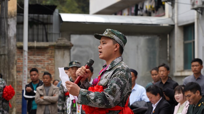 2022年3月14日，在贵州省黔东南苗族侗族自治州从江县停洞镇，入伍新兵代表正在讲话。