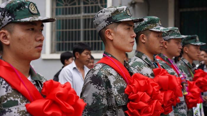 2022年3月14日，在贵州省黔东南苗族侗族自治州从江县停洞镇，入伍新兵正在列队参加欢送仪式。 (2)