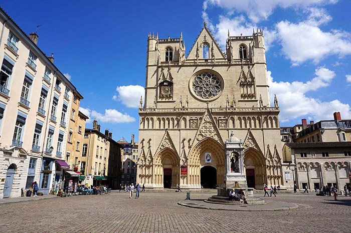 里昂老城圣让首席大教堂