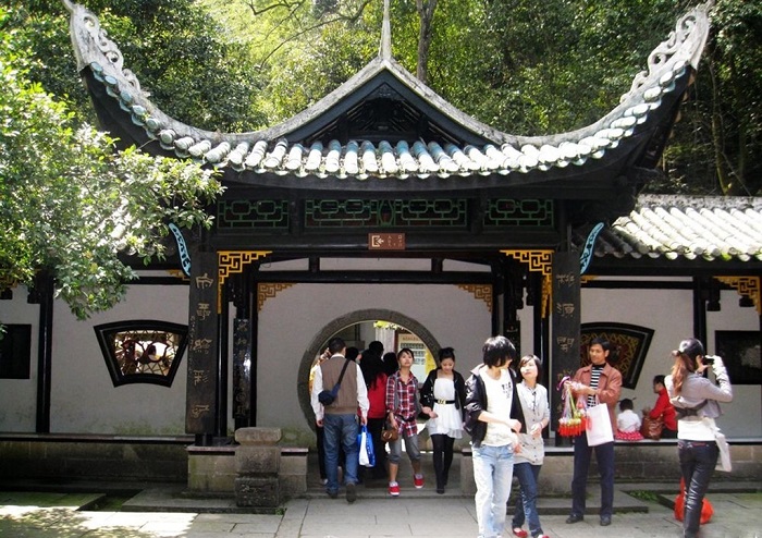 桃花源游人们