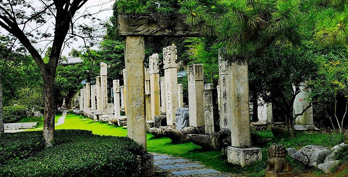 龟山汉墓景区