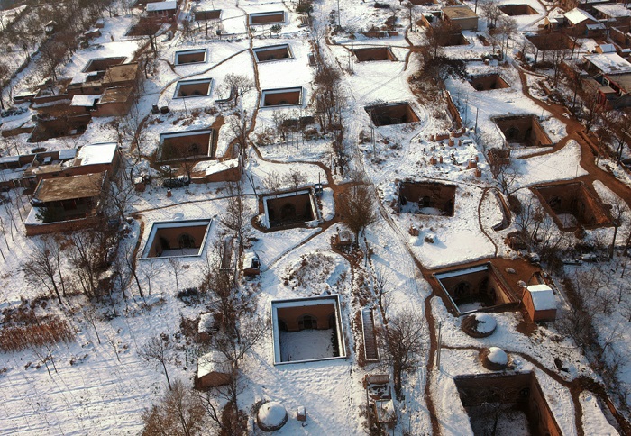 雪落地坑