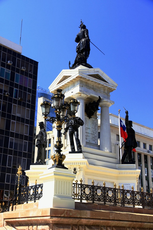 智利瓦尔帕莱索街头雕塑