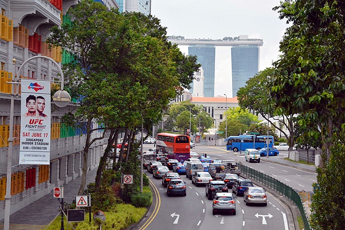 新加坡车水马龙的街道