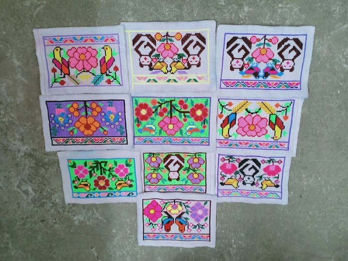 龙额中心小学女学生刺绣作品图片7