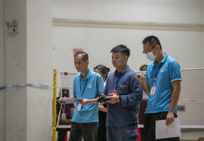 9、2022年7月3日，位于广西梧州工匠学院（梧州职业学院），技术职工正在进行无人机技能大赛（何华文）