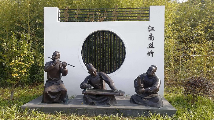 现代农业园区内的江南丝竹雕塑