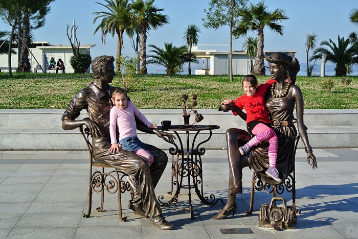 雕塑与孩子