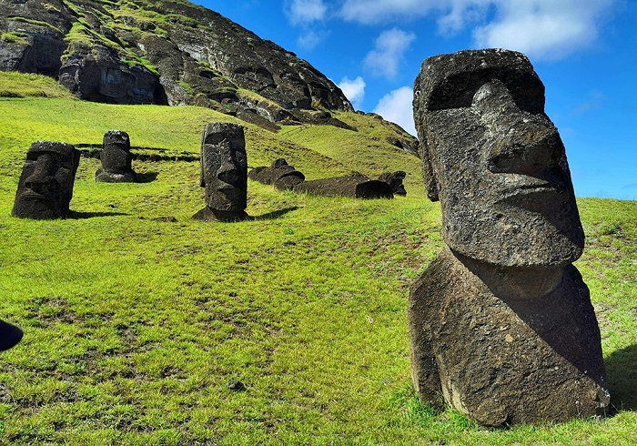 智利复活节岛上的石人像