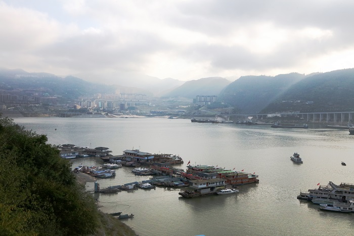图6：重庆巫山区间客班船码头。2022年11月1日，摄于重庆巫山港区。  唐金生  17784436870