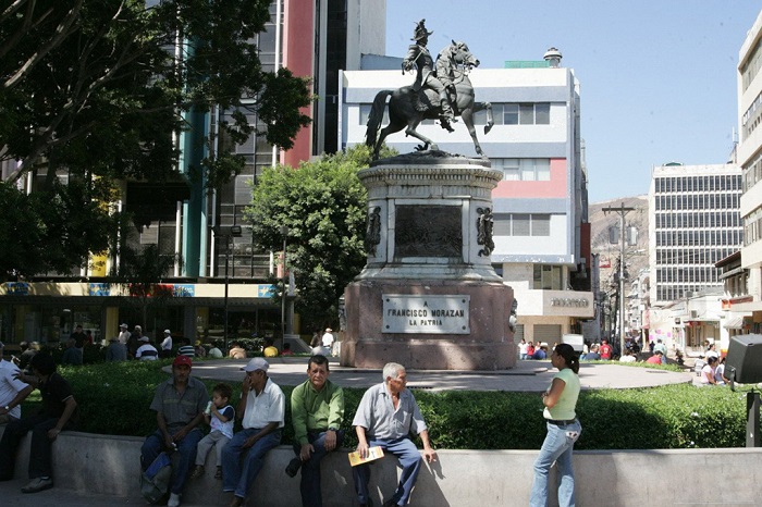 洪都拉斯首都的市中心广场