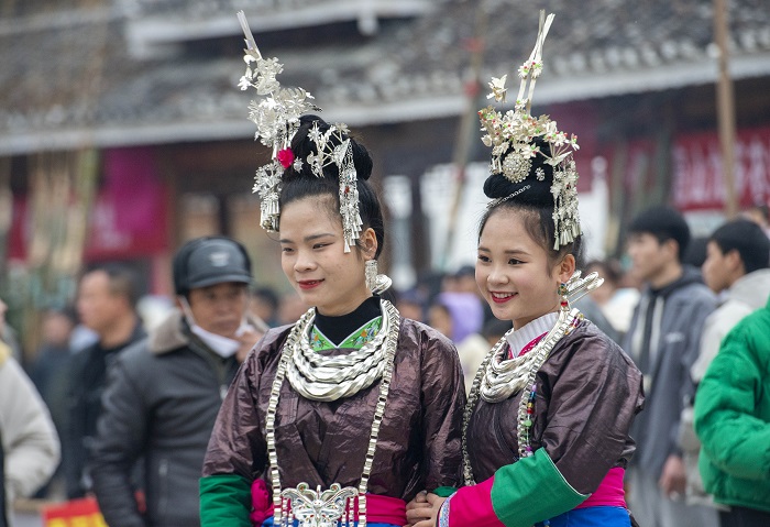 2023年1月23日，贵州省从江县贯洞镇干团村的侗族同胞参加“鼓楼抢鸡”活动，欢度新春佳节。 (19)