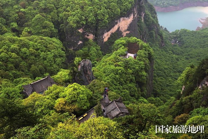 11——5月10日拍摄的甘肃省平凉市崆峒山。