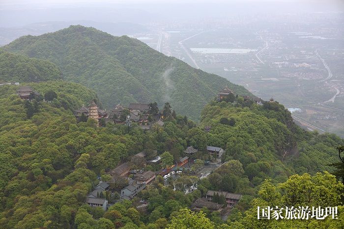 16——5月10日拍摄的甘肃省平凉市崆峒山。