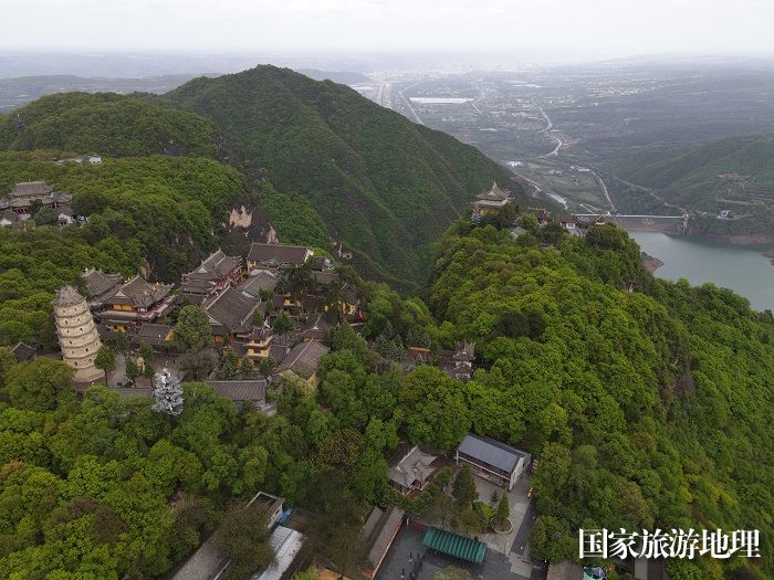 18——5月10日拍摄的甘肃省平凉市崆峒山（无人机照片）。