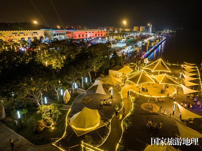 11、2023年5月22日，广西防城港市，“北港故里”历史文化中心夜景璀璨。（何华文）