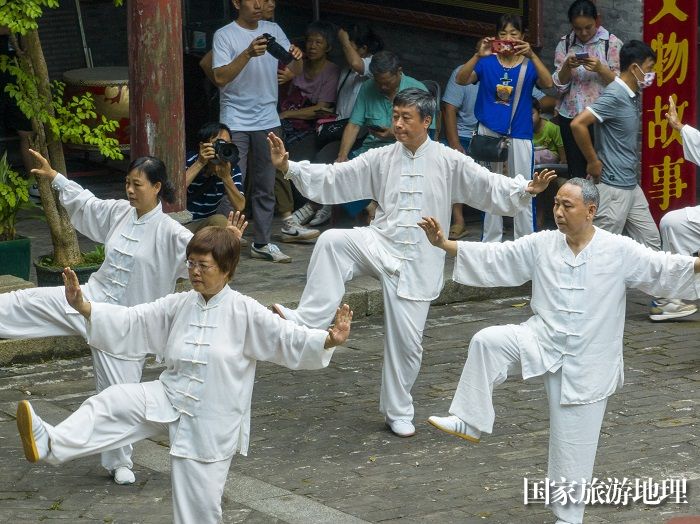 11、2023年6月10日，图为文化和自然遗产日主题活动现场，杨式太极拳展示。（何华文）