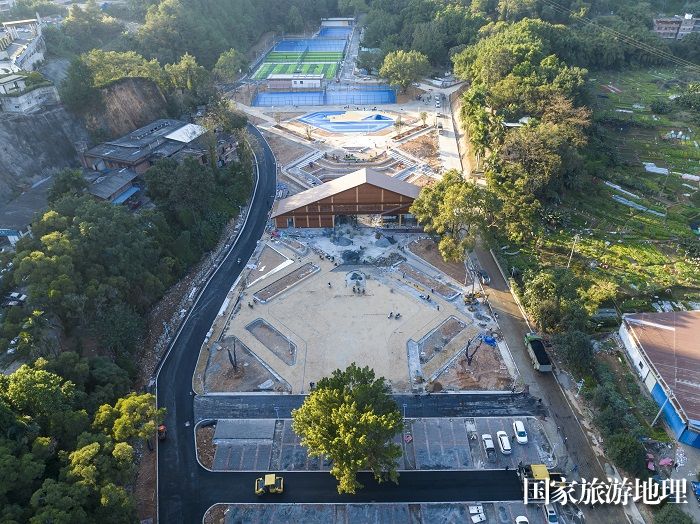 8、2023年12月25日，广西梧州市太和体育公园建设现场。（何华文）