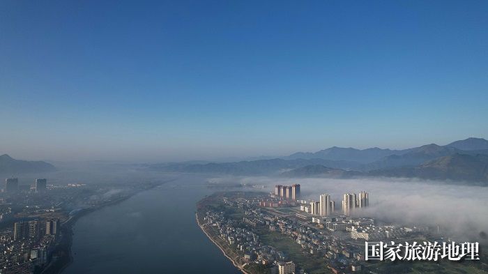 图9：2月11日，在珠江上游融江广西柳州市融安县城段拍摄的早春美景。（无人机照片，谭凯兴 摄）