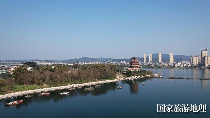 图5：3月2日，拍摄的珠江上游融江广西柳州市融安县城段江面春日美景。（无人机照片，谭凯兴 摄）