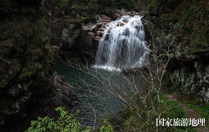 3月30日，拍摄于崇义县思顺乡桶江瀑布。